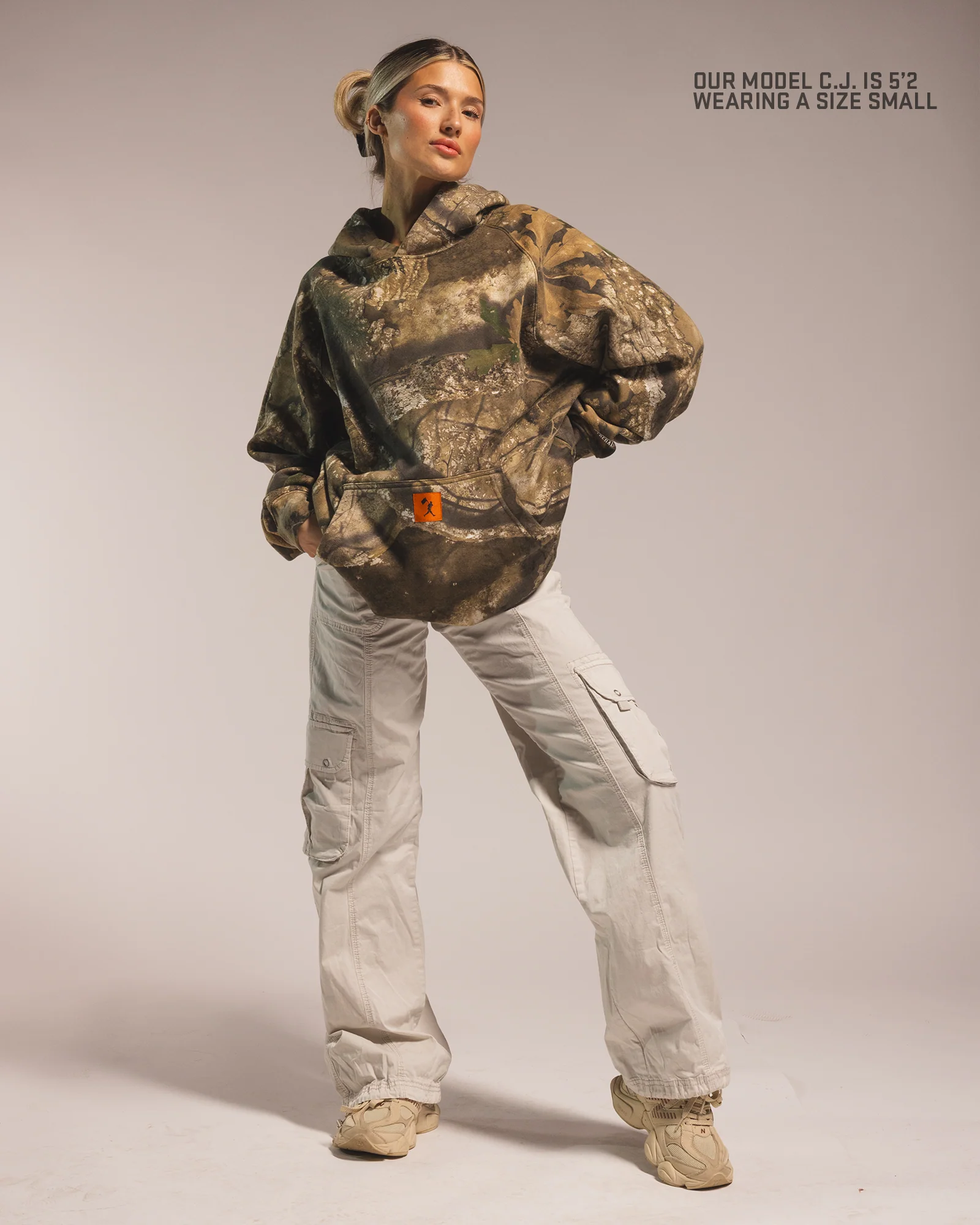Realtree APX Hoodie - Image 4